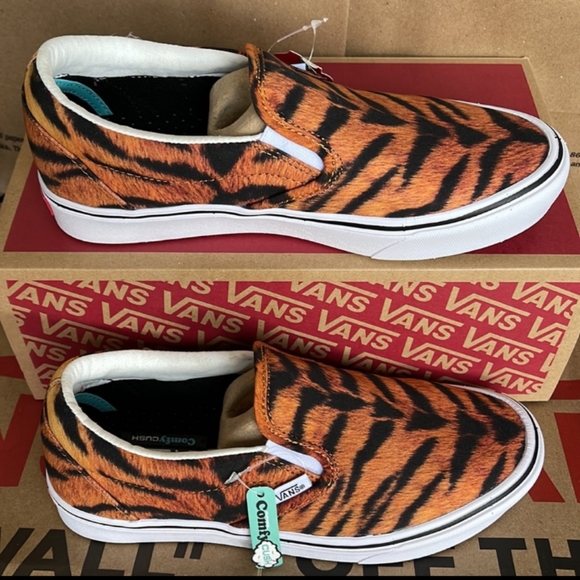 🆕 Vans | Comfycush Slip-On Sneakers Tiger/True White Women's Sizes 6 - Picture 3 of 4
